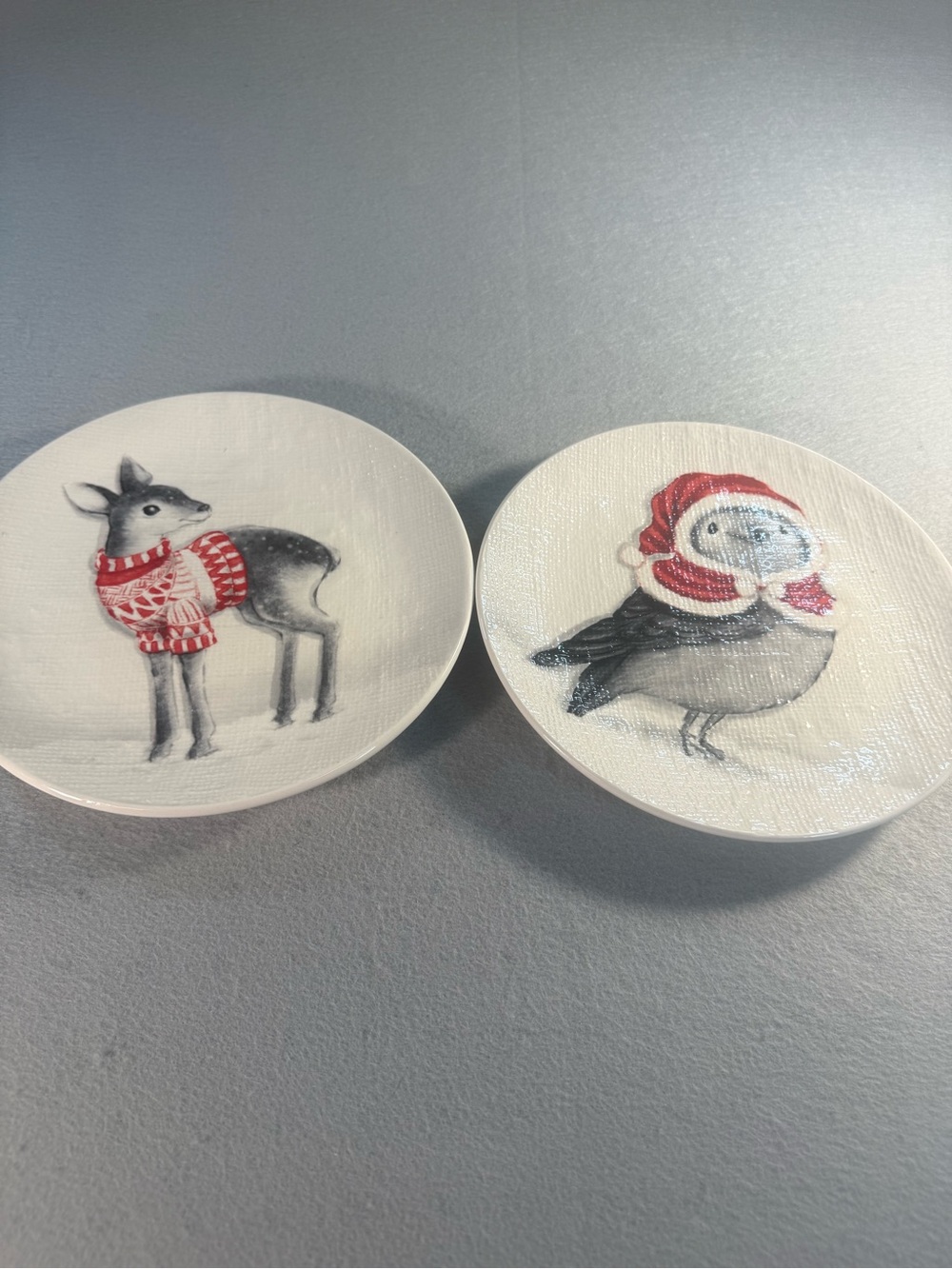 Christmas Plates. 8.5 in
